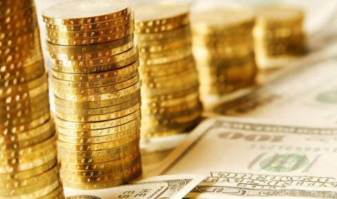 Gold is valued based on its current market rate, its karat (purity), and weight